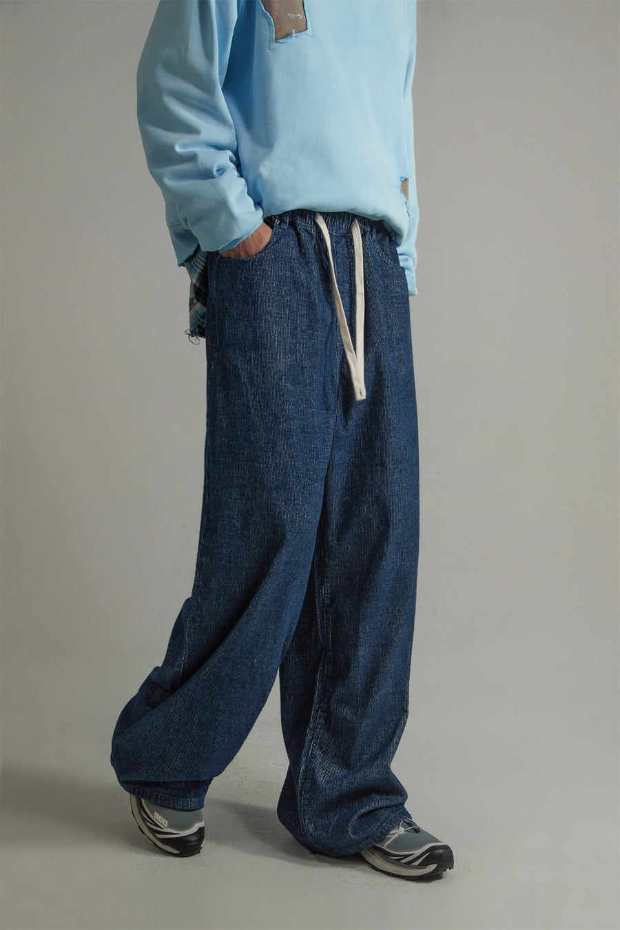 CHUU Drawstring Wide Denim Jeans