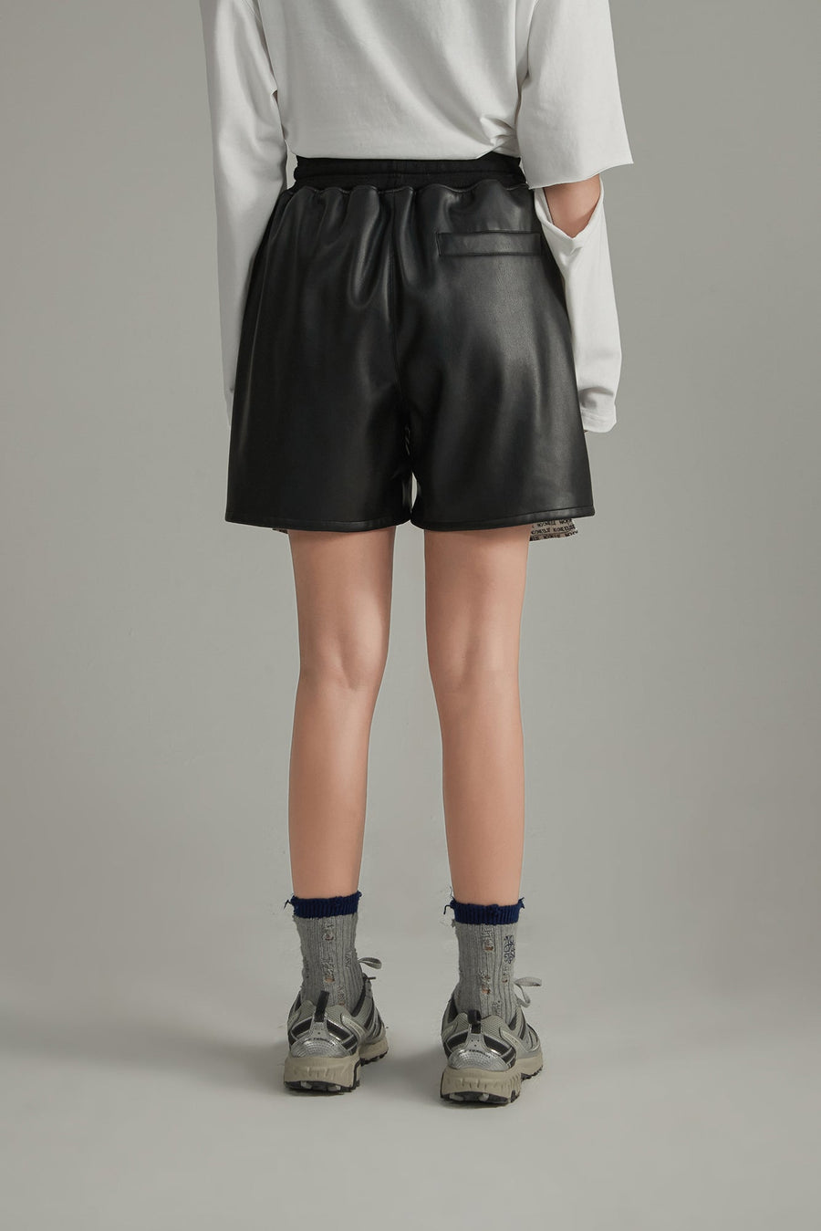 Leather Exposed Pocket Lining Shorts
