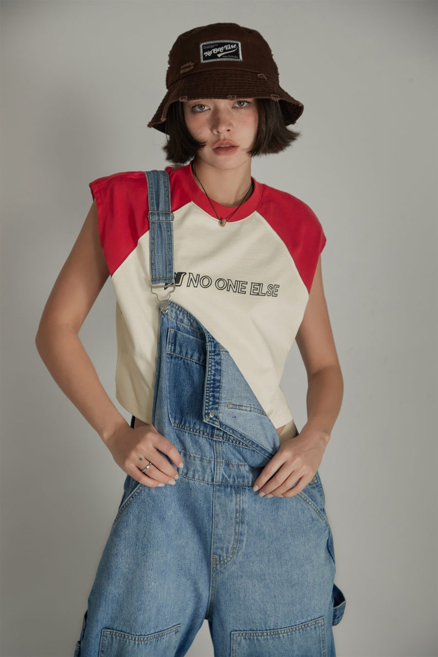 Colorblocked Loose-Fitting Sleeveless Boxy T-Shirt