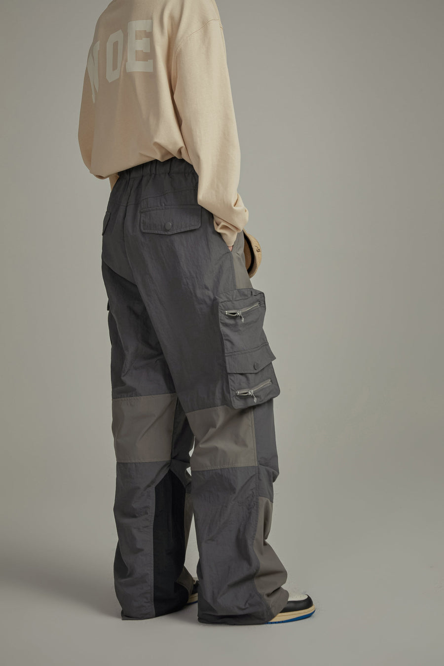CHUU Color Matching Cargo Pants