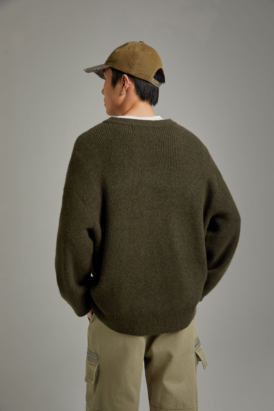 CHUU Pocket Loose Fit Knit Sweater