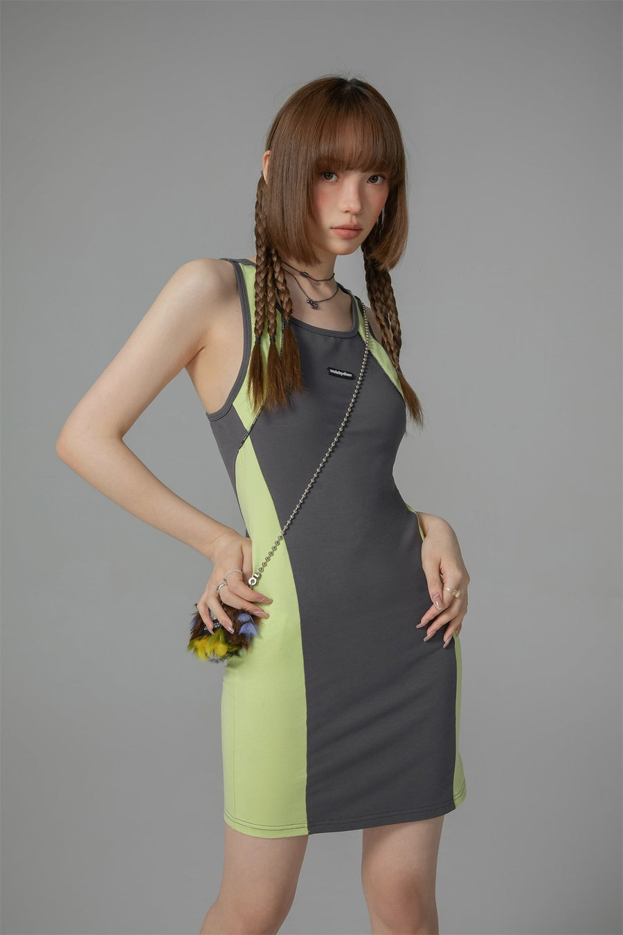 CHUU Side Color Contrast Sleeveless Dress