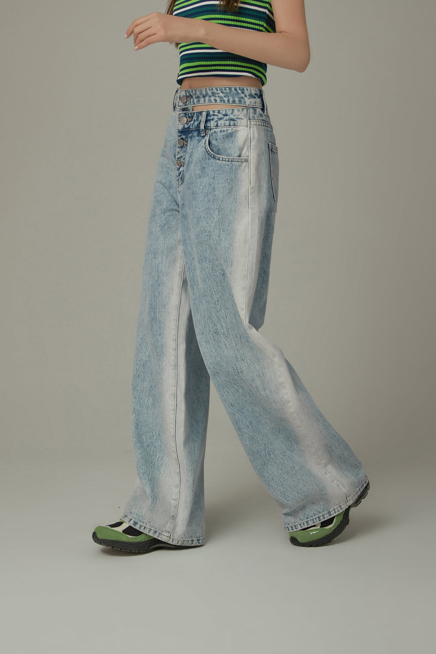 Multi-Button Waist Slit Washed Denim Jeans